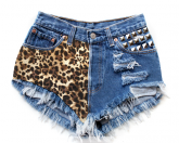 Short estampa onça maior.