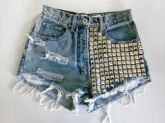 Short com tachas